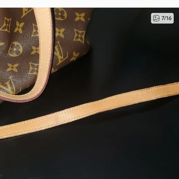 Louis Vuitton Palermo PM Monogram - Picture 4 of 16